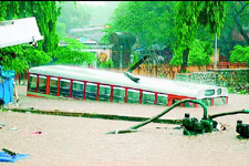 Pictures of Mumbai Flood,July 2005,India News