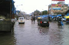 Pictures of Mumbai Flood,July 2006