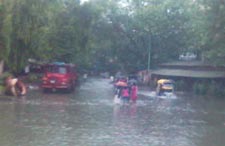 Pictures of Mumbai Flood,July 2006