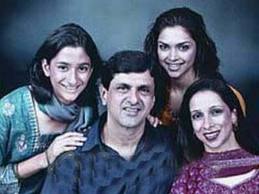 deepika padukone family picture Deepika Padukone family