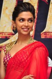 Deepika Padukone hot in saree