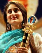 Kareena Kapur in award ceremony