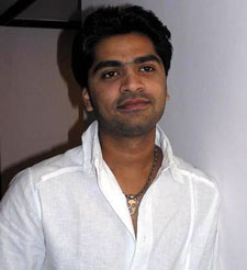 Silambarasan in Vallavan