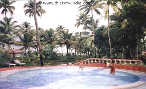 Coconut Lagoon, Resorts